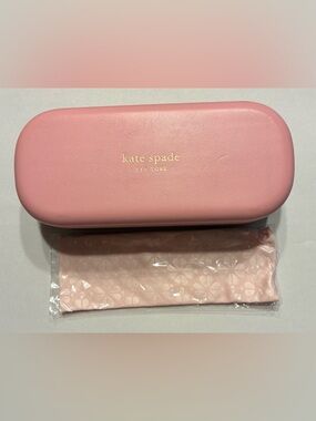 Kate Spade New York NEOT Pink
Dark Green Eyeglass Case W/ Cleaning Cloth Clamp